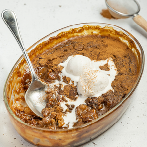 https://everydaygourmet.tv/recipes/vegan-caramel-date-fresh-ginger-self-saucing-pudding