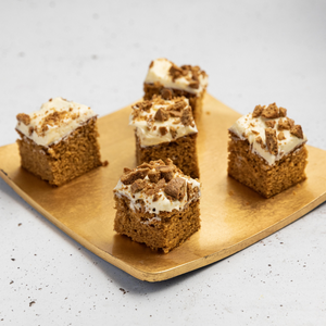 https://everydaygourmet.tv/recipes/gingerbread-cake-with-cream-cheese-frosting