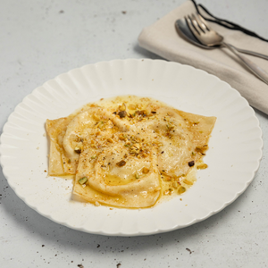 https://everydaygourmet.tv/recipes/ham-and-stracciatella-ravioli