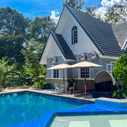 9 Roses Villa