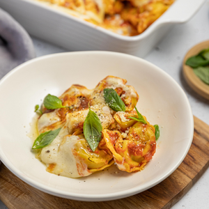 https://everydaygourmet.tv/recipes/tortellone-pasta-bake