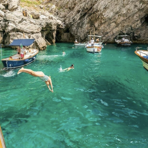 https://www.viator.com/tours/Sorrento/Positano-and-Amalfi-coast-small-group-tour-by-boat/d947-46337P4?pid=P00006875&uid=U00257402&mcid=58086&currency=USD