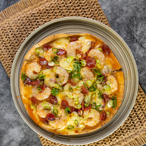 https://www.goodchefbadchef.com.au/recipes/chilli-honey-prawn-and-lap-cheong-pizza