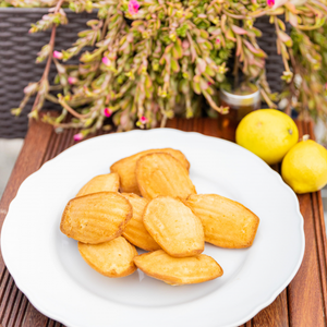 https://everydaygourmet.tv/recipes/honey-and-lemon-madeleines