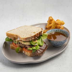 https://everydaygourmet.tv/recipes/wagyu-steak-sandwich-with-gravy