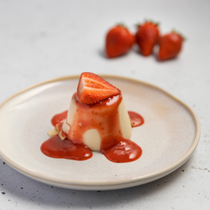 https://everydaygourmet.tv/recipes/almond-panna-cotta-with-strawberry-sauce
