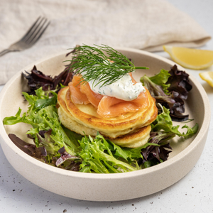 https://everydaygourmet.tv/recipes/potato-pancakes-with-smoked-salmon