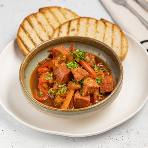 https://everydaygourmet.tv/recipes/white-hungarian-salami-and-capsicum-stew