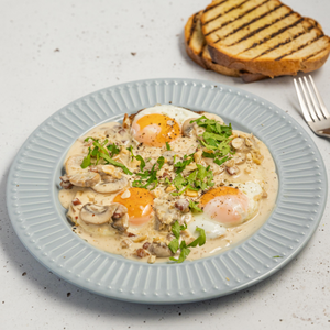 https://everydaygourmet.tv/recipes/fried-eggs-with-creamy-mushroom-sauce