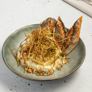 https://everydaygourmet.tv/recipes/roasted-leek-stracciatella-and-toasted-hazelnuts
