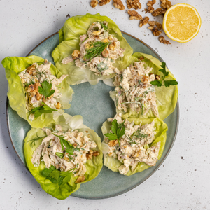 https://everydaygourmet.tv/recipes/chicken-hommus-lettuce-cups