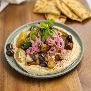 https://everydaygourmet.tv/recipes/hommus-with-roasted-eggplant