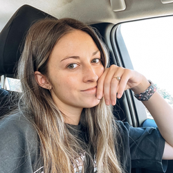 Chloe 